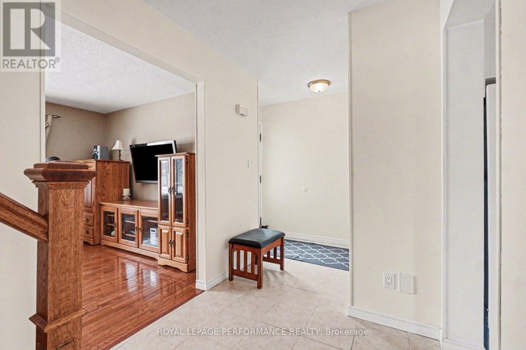 29484795/299-mockingbird-drive/chatelaine-village/ottawa/ontario/K1E2A4_26