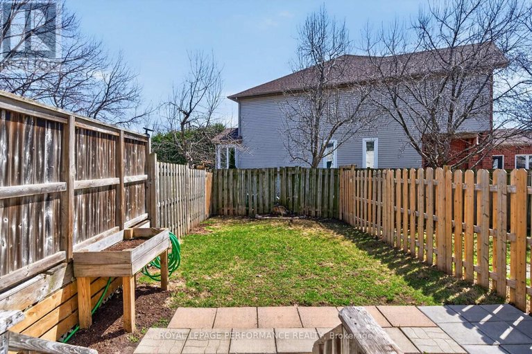 29662790/3835-crowsnest-avenue/quinterra/ottawa/ontario/K1V1K4_35