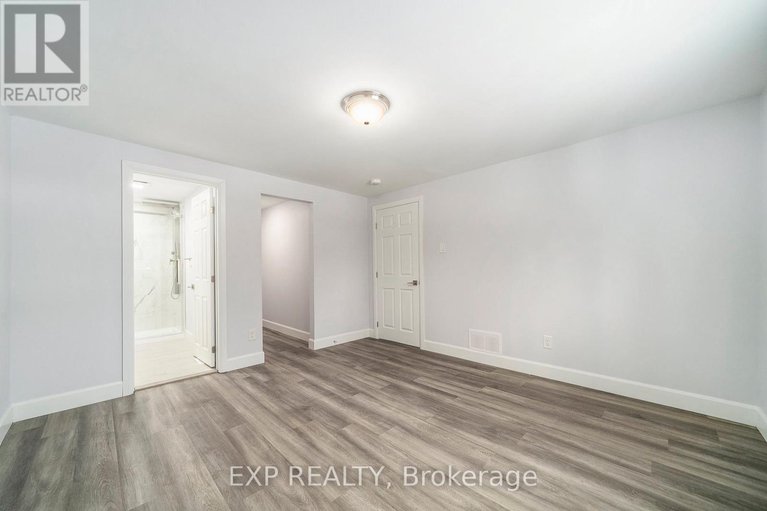 29103619/35-lazy-nol-court/fringewood/ottawa/ontario/K2S1T5_16