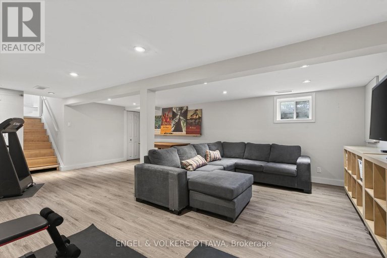 29673894/1774-playfair-drive/playfair-park/ottawa/ontario/K1H5S3_43