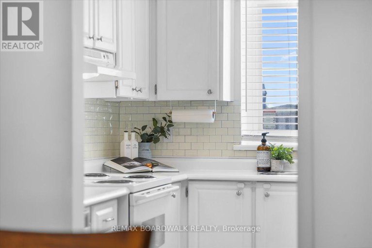 29403868/428-moodie-drive/westcliffe-estates/ottawa/ontario/K2H8A6_8