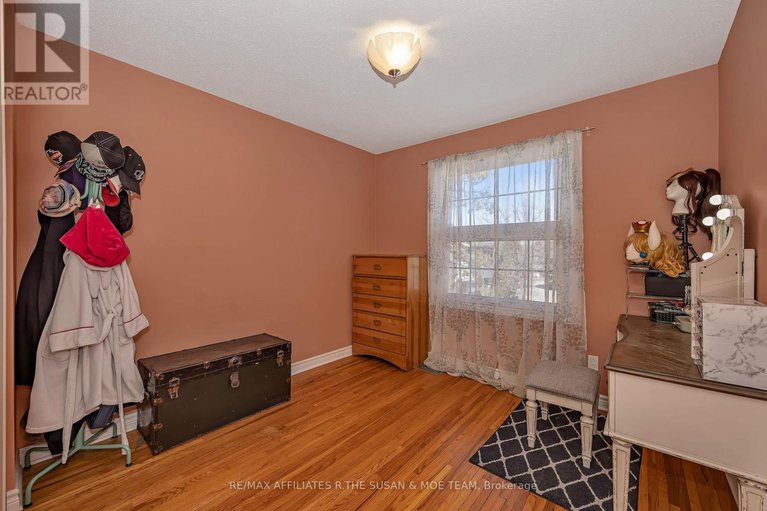 29682190/35-monterey-drive/leslie-park/ottawa/ontario/K2H7A9_27