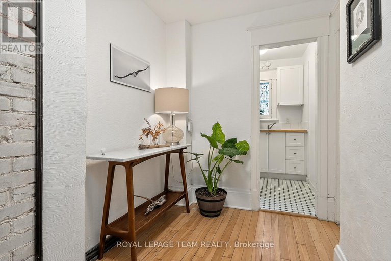 29137388/324-osgoode-street/sandy-hill/ottawa/ontario/K1N6T2_24