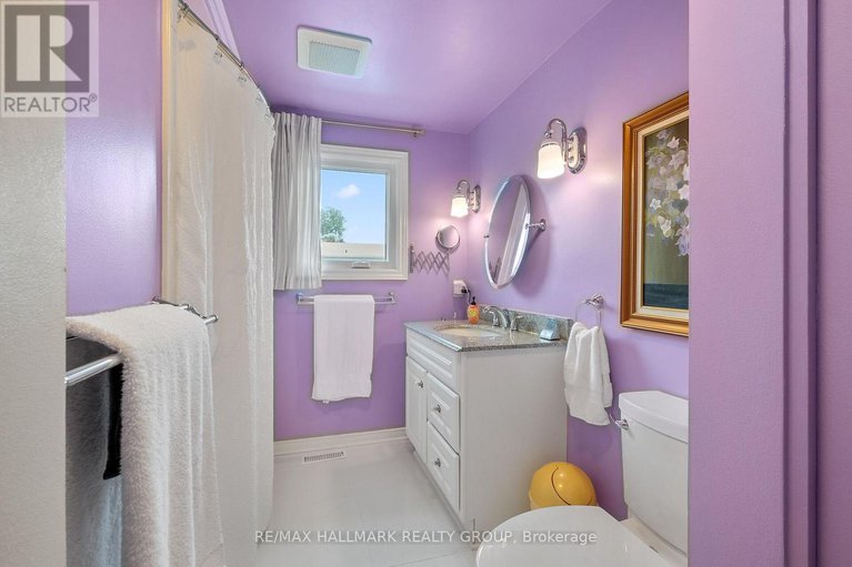 28610076/1352-baden-avenue/emerald-woodssawmill-creek/ottawa/ontario/K1T1V7_22