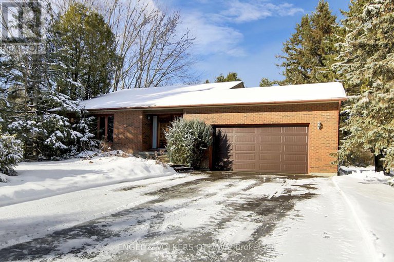 29262482/5361-hilltop-drive/manotick-long-island-nicholls-island/ottawa/ontario/K4M1G4_1