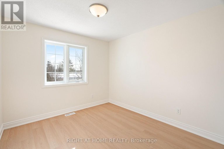 29378153/254-maude-street/almonte/mississippi-mills/ontario/K0A1A0_30