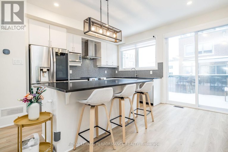 29270056/225-makadewa-private-w/cfb-rockcliffe-and-area/ottawa/ontario/K1K0P2_43