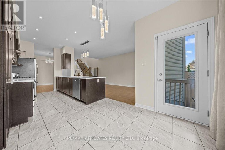 28911964/342-melodie-street/mer-bleuebradley-estatesanderson-park/ottawa/ontario/K1W0H9_21