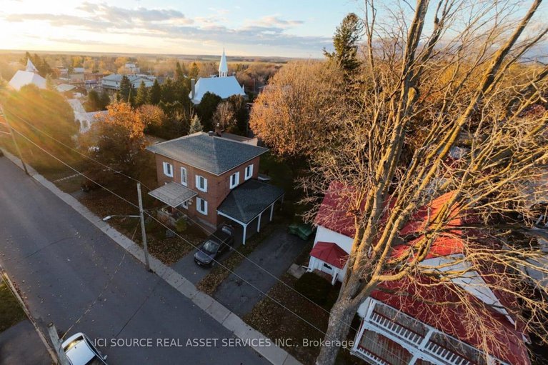 29278430/11-peter-street/maxville/north-glengarry/ontario/K0C1T0_2