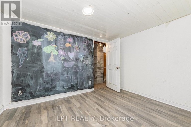 28900708/7-broadway-street/north-grenville-twp-kemptville-south/north-grenville/ontario/K0G1J0_21