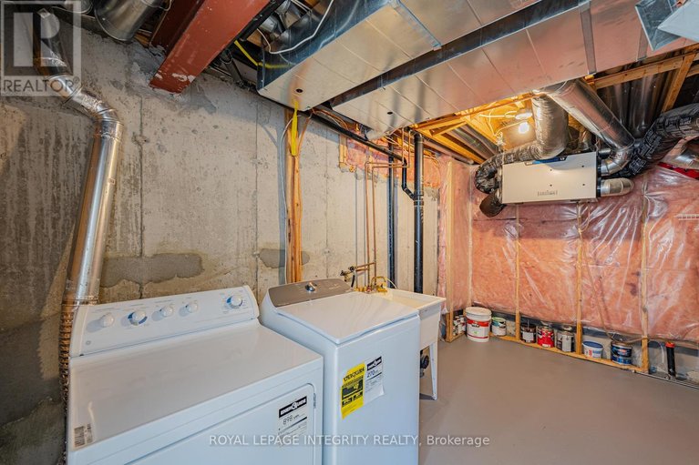 29628152/12-saddlesmith-circle/emerald-meadowstrailwest/ottawa/ontario/K2M2S4_32