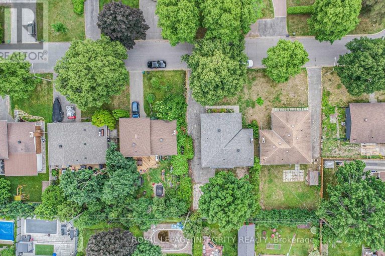 29666459/2389-sheldon-avenue/queensway-terrace-southridgeview/ottawa/ontario/K2C1K4_33