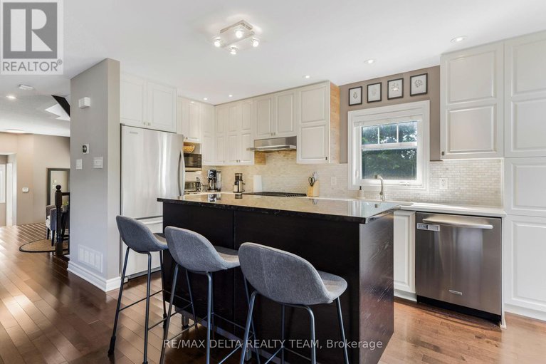 28643718/564-langelier-avenue/mer-bleuebradley-estatesanderson-park/ottawa/ontario/K1W0E7_14