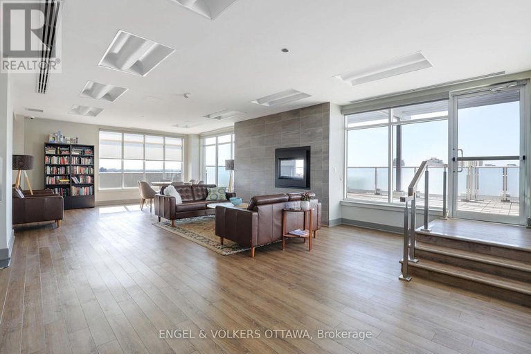28825352/813-7-marquette-avenue/vanier/ottawa/ontario/K1L8A7_25