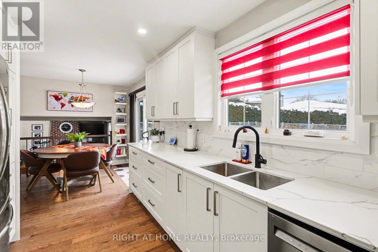 29353091/51-westpark-drive/blackburn-hamlet/ottawa/ontario/K1B3G4_14