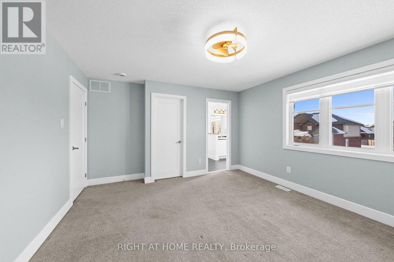 29398268/424-golden-springs-drive/riverside-southgloucester-glen/ottawa/ontario/K4M0B9_31