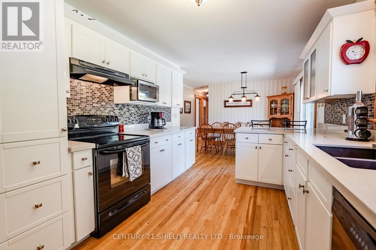 29038692/14215-county-rd-2-highway/south-stormont-osnabruck-twp/south-stormont/ontario/K0C1M0_21