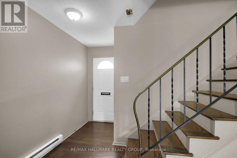 28471405/41-grady-crescent/sheahan-estatestrend-village/ottawa/ontario/K2H5S2_4