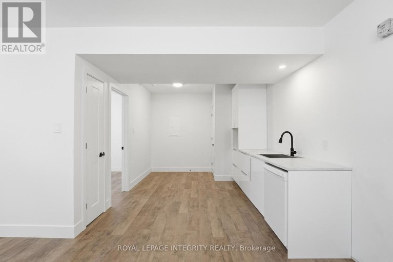 29663854/984-watson-street/fairfield-heights/ottawa/ontario/K2B6C2_45