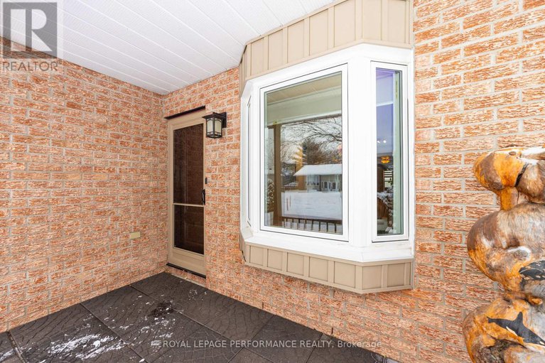 29253146/454-dalrymple-drive/town-of-rockland/clarence-rockland/ontario/K4K1G6_4