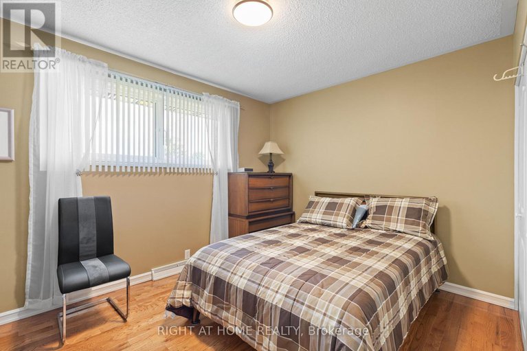 28599787/2355-raymond-street/town-of-rockland/clarence-rockland/ontario/K4K1K3_13