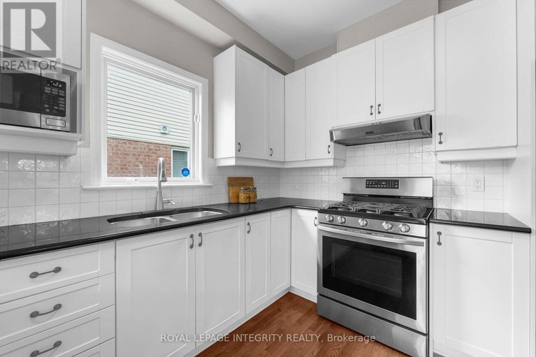 28586638/4463-shoreline-drive/riverside-southgloucester-glen/ottawa/ontario/K1V1R7_12
