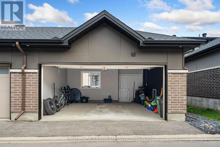 28296597/606-mikinak-road/cfb-rockcliffe-and-area/ottawa/ontario/K1K3X7_34