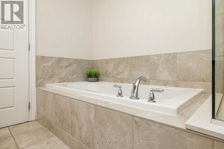 28428196/170-flowing-creek-circle/emerald-meadowstrailwest/ottawa/ontario/K2M0K2_22