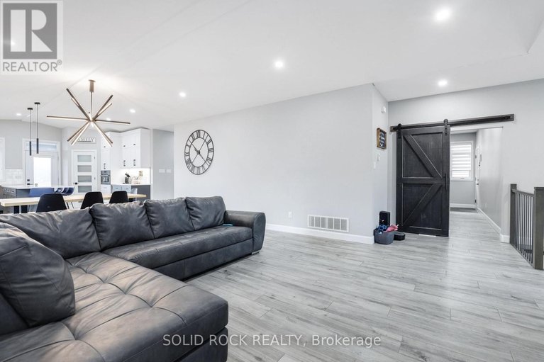 29623865/216-filion-street/embrun/russell/ontario/K0A1W0_12