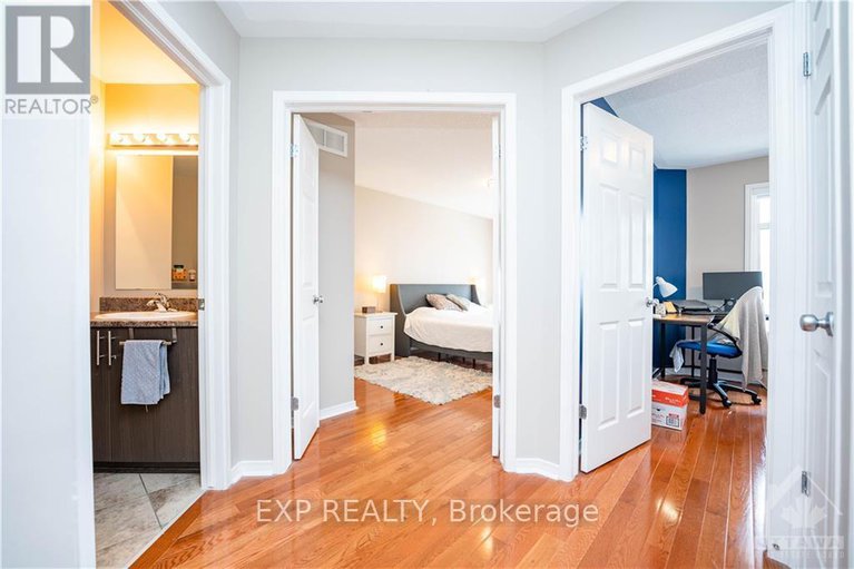 29086343/504-barholm-private/mer-bleuebradley-estatesanderson-park/ottawa/ontario/K4B1H9_16