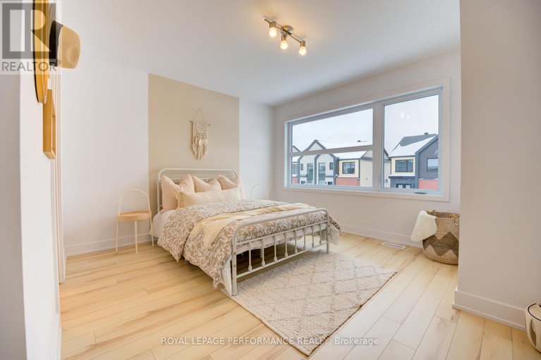 29039347/2517-gray-crescent/town-of-rockland/clarence-rockland/ontario/K4K0H3_27