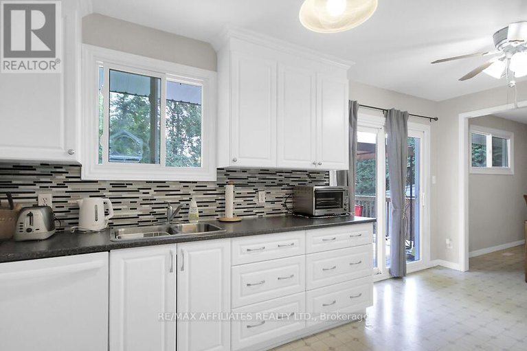 28858378/52-laurie-court/glencairnhazeldean/ottawa/ontario/K2L1S4_9