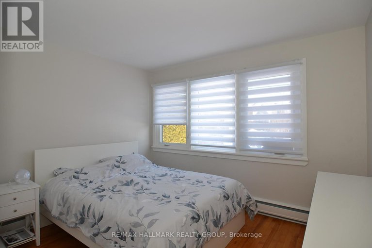 27910607/1926-belcourt-boulevard/chateauneuf/ottawa/ontario/K1C1M5_14