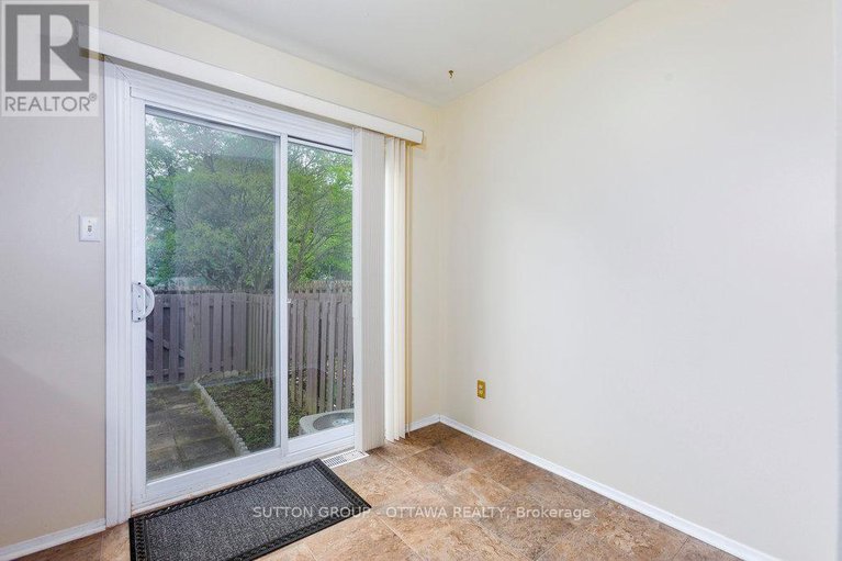28553457/1951-greenvale-lane/chateauneuf/ottawa/ontario/K1C6E2_12