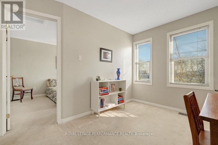 29378688/175-arcola-private/overbrookcastle-heights/ottawa/ontario/K1K4W9_30