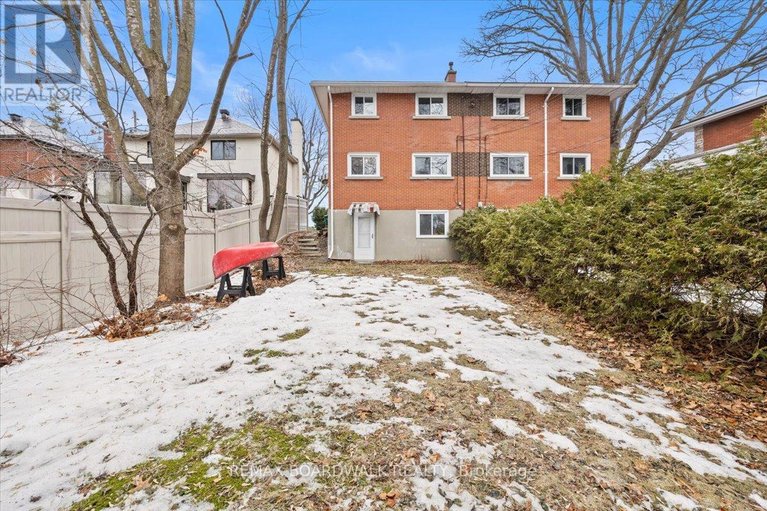 29467725/151-riverdale-avenue/old-ottawa-southrideau-gardens/ottawa/ontario/K1S1R1_51