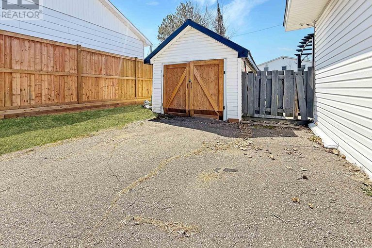 28756163/778-seventh-street/renfrew/renfrew/ontario/K7V1B7_18