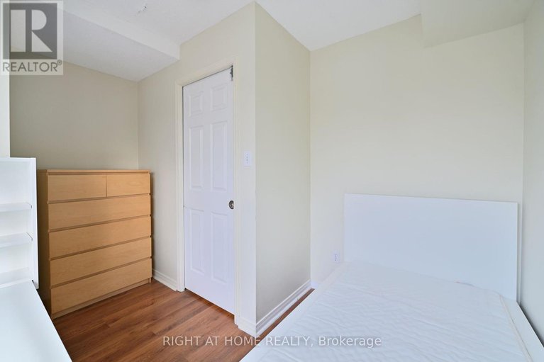 28372154/c-90-templeton-street/sandy-hill/ottawa/ontario/K1N6X3_11