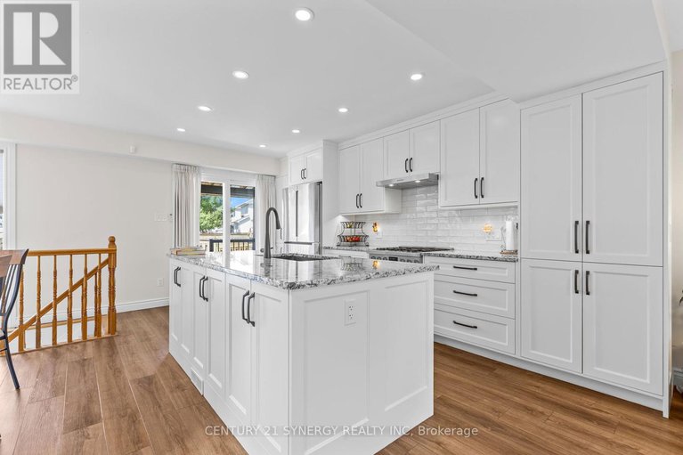 28556678/1525-senateurs-way/fallingbrookpineridge/ottawa/ontario/K4A4A3_10