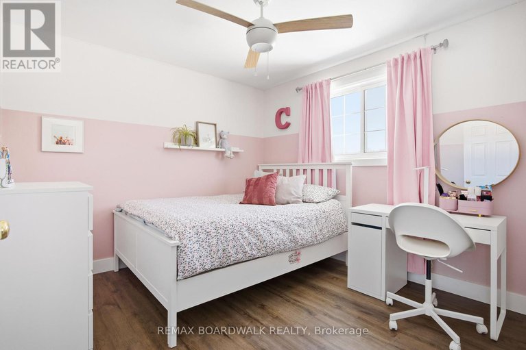 29359978/100-mcculloughs-landing/drummond-n-elmsley-drummond-twp/drummondnorth-elmsley/ontario/K7H3C8_27