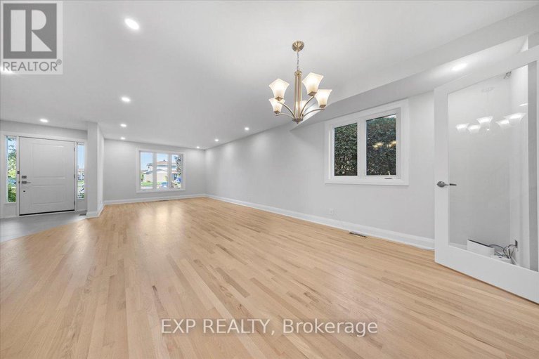 29043972/18-ivylea-street/craig-henrywoodvale/ottawa/ontario/K2G4X5_4