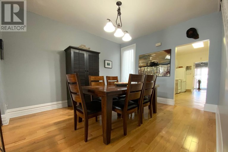27992529/245-york-street/lower-town/ottawa/ontario/K1N5T9_5