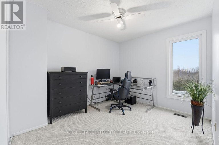 29352872/8-3205-uplands-drive/hunt-club-woods/ottawa/ontario/K1V9T3_20