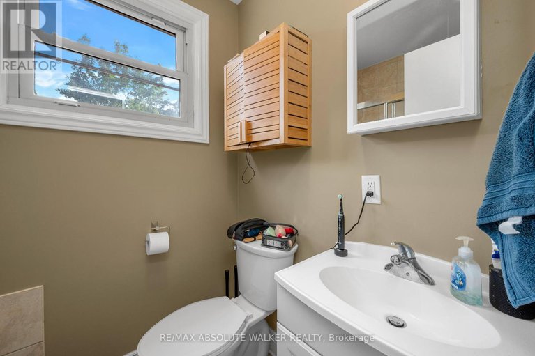 28894597/899-maplewood-avenue/queensway-terrace-north/ottawa/ontario/K2B5V6_9