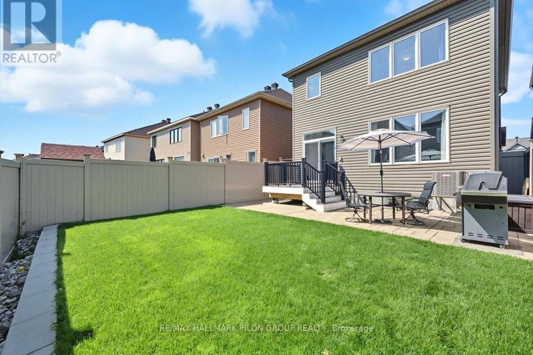 28853610/690-decoeur-drive/avalon-west/ottawa/ontario/K4A1H1_25
