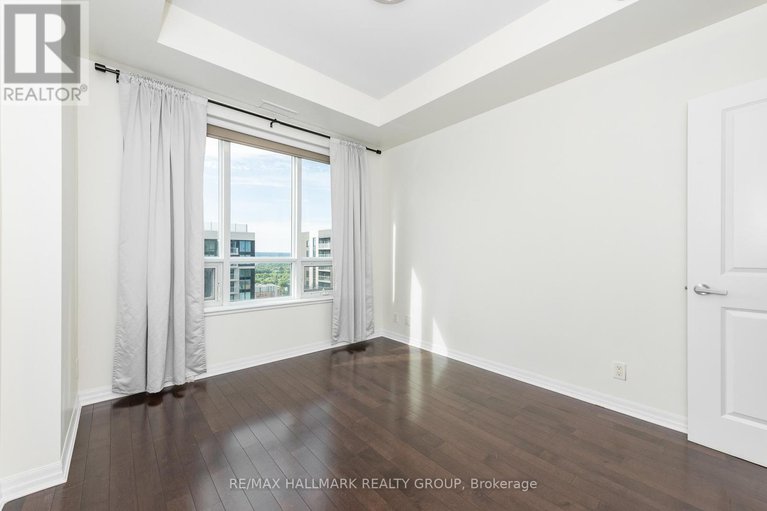 28537362/ph1-2702-242-rideau-street/sandy-hill/ottawa/ontario/K1N0B7_30