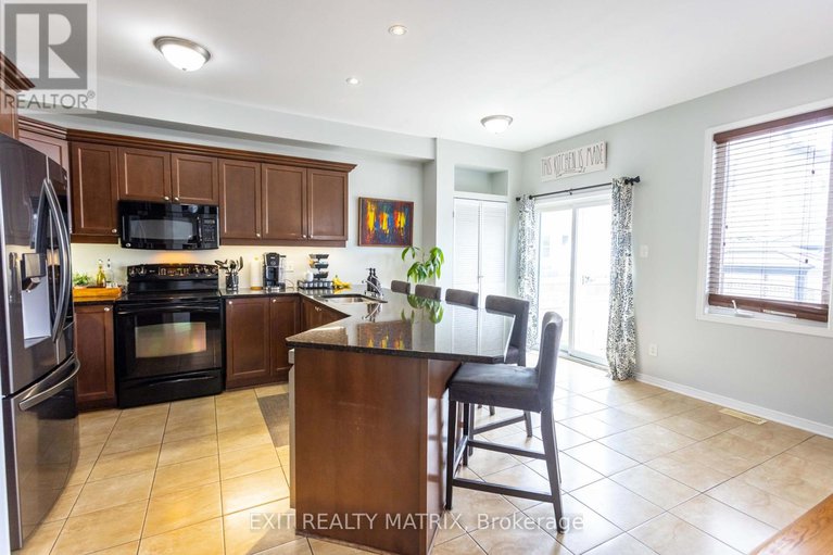 28414498/221-hillpark-high-street/mer-bleuebradley-estatesanderson-park/ottawa/ontario/K1W0B5_19