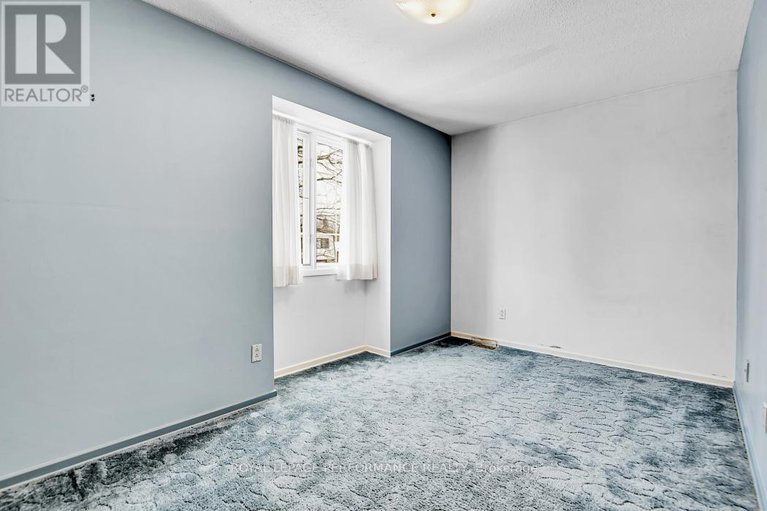 28381018/1970-marquis-avenue/beaconwood/ottawa/ontario/K1J8J4_23