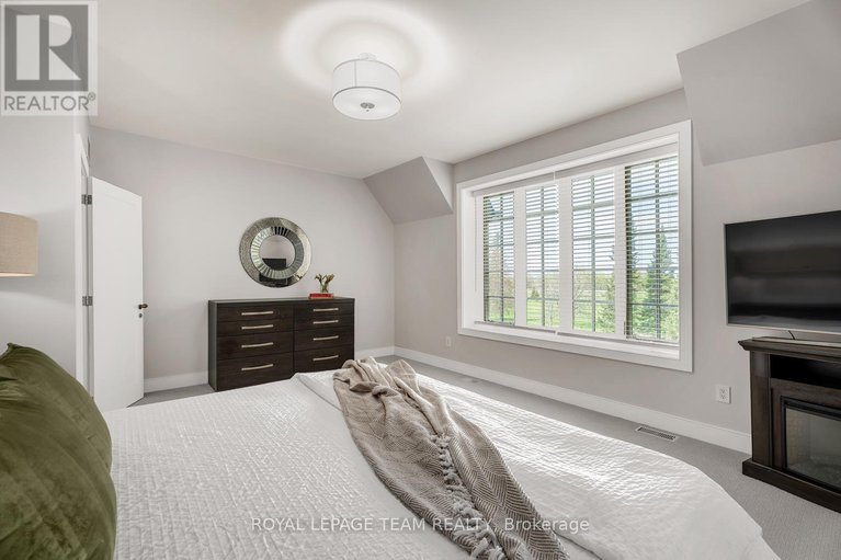 28430486/250-sandridge-road/rockcliffe/ottawa/ontario/K1L5A2_26