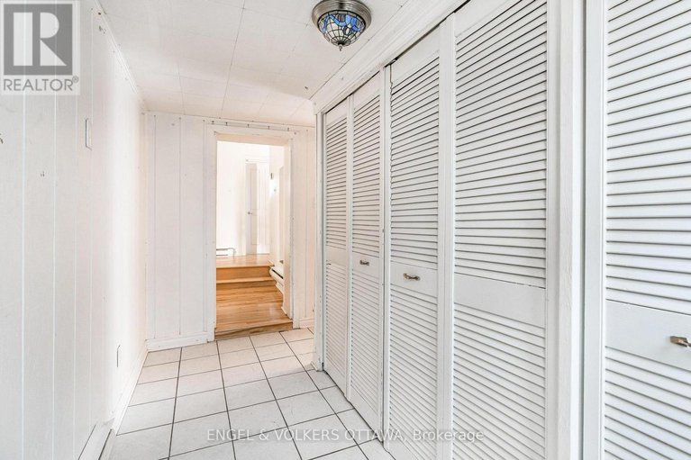 28518978/467-edgeworth-avenue/woodroffe/ottawa/ontario/K2B5L2_5